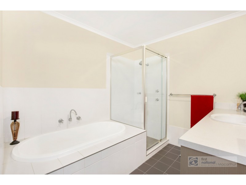 44 Pelargonium Crescent, Macquarie Fields NSW 2564