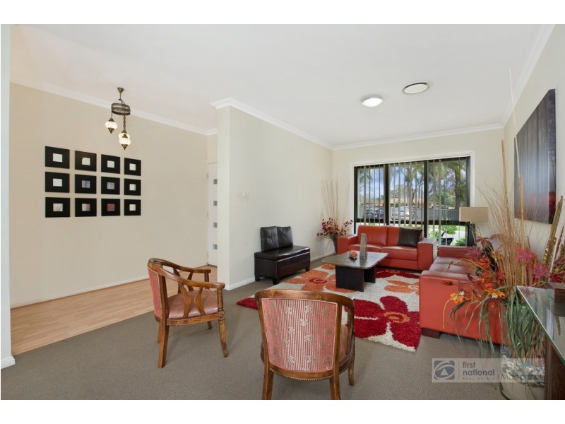 44 Pelargonium Crescent, Macquarie Fields NSW 2564