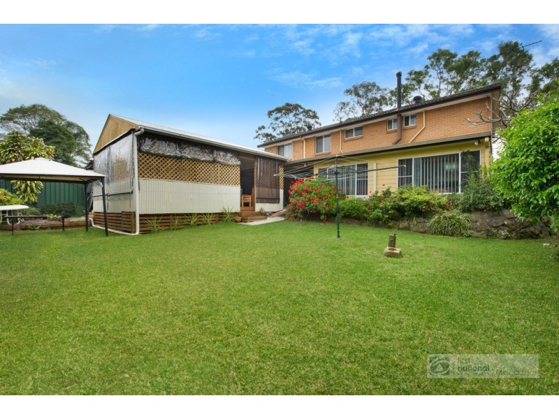 16 Amanda Place, Ingleburn NSW 2565