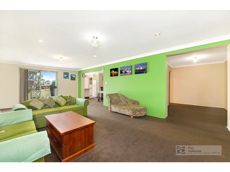17 Jersey Parade, Minto NSW 2566