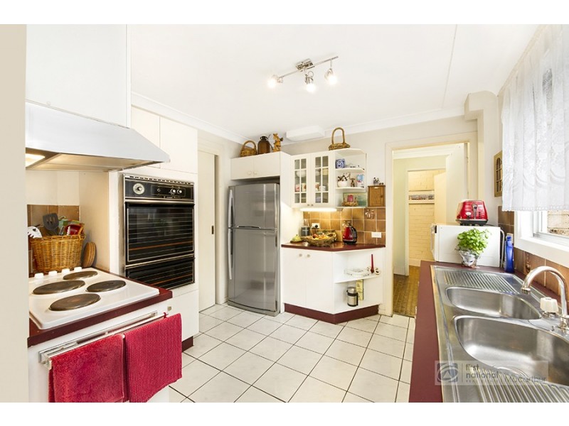 4/25 Surrey Street, Minto NSW 2566