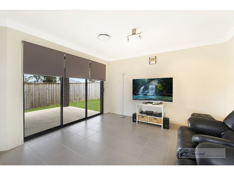 34 Glass House Boulevard, Minto NSW 2566