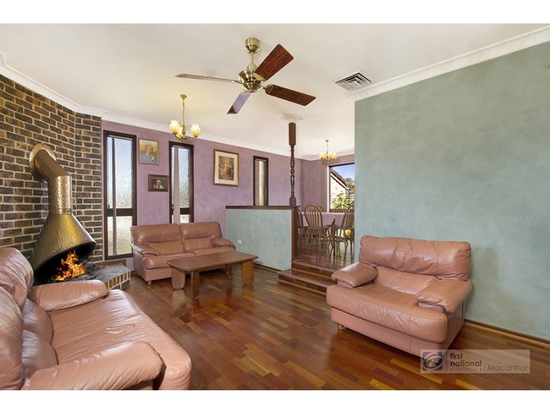 7 Hayes Place, Minto NSW 2566