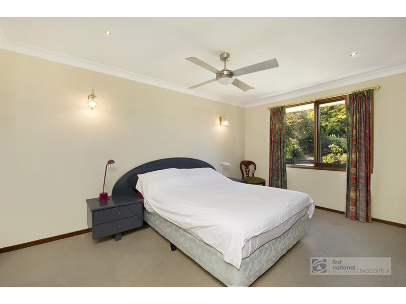 7 Hayes Place, Minto NSW 2566