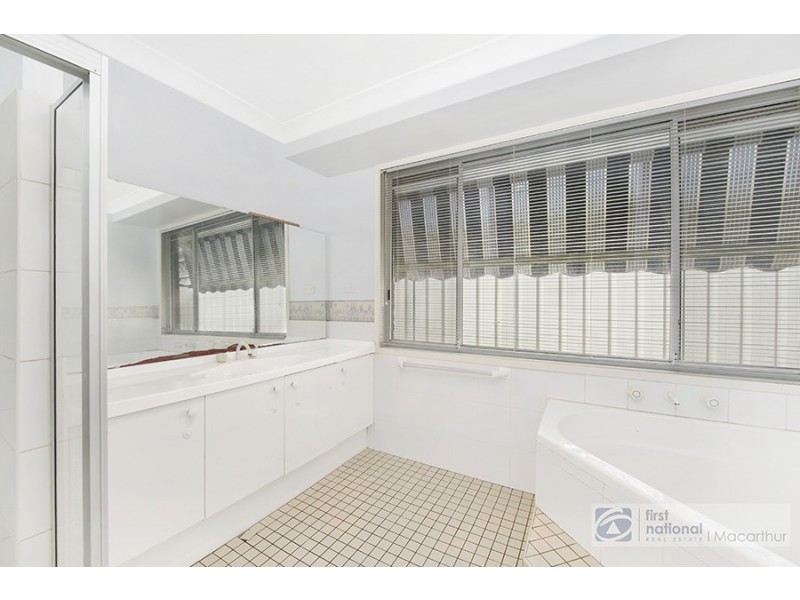 15 Tiber Place, Kearns NSW 2558