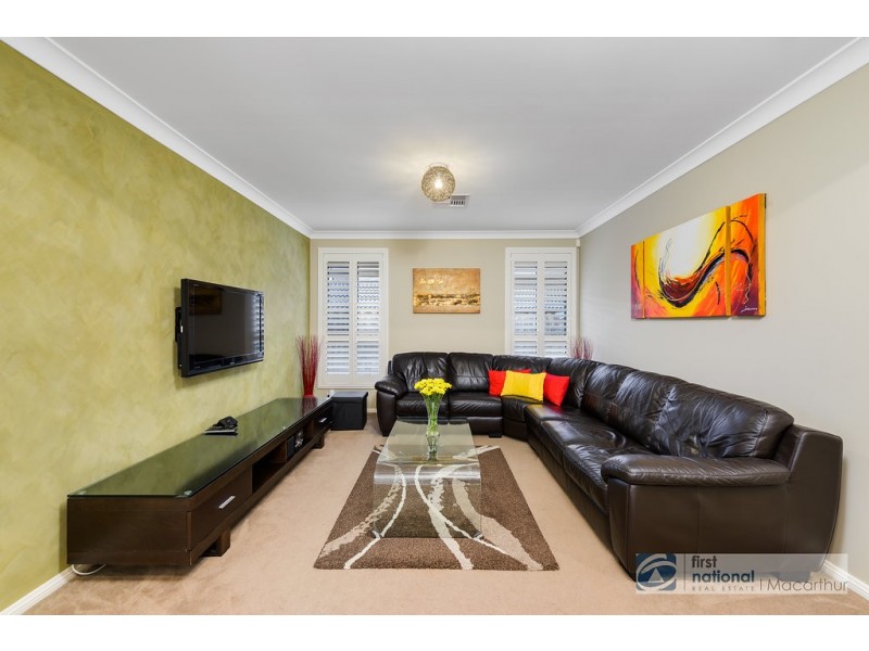 7 Glass House Boulevard, Minto NSW 2566