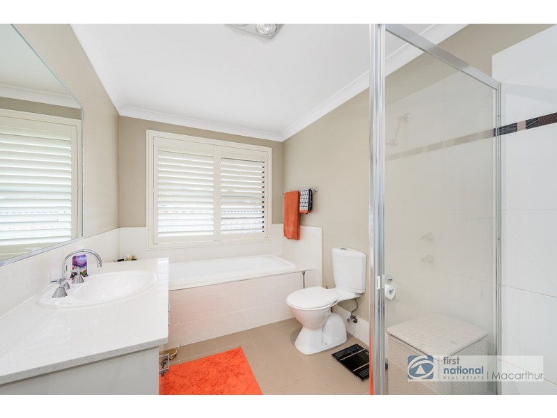 7 Glass House Boulevard, Minto NSW 2566