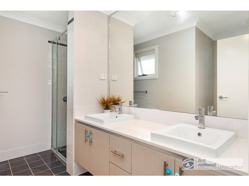 5 Trickett Street, Minto NSW 2566