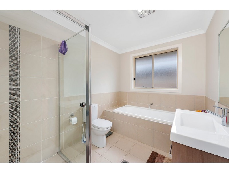 11 Grampian Avenue, Minto NSW 2566