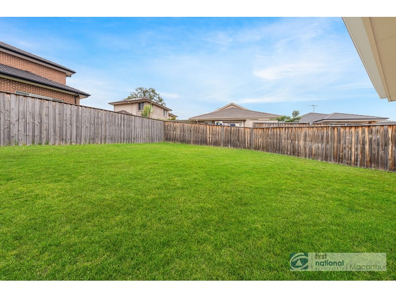 5 Tate Place, Minto NSW 2566