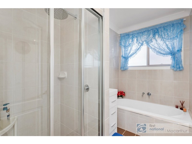 8 Grampian Avenue, Minto NSW 2566