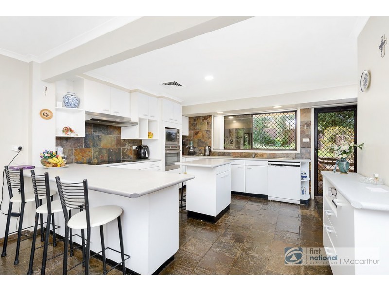 8 Shiel Place, St Andrews NSW 2566