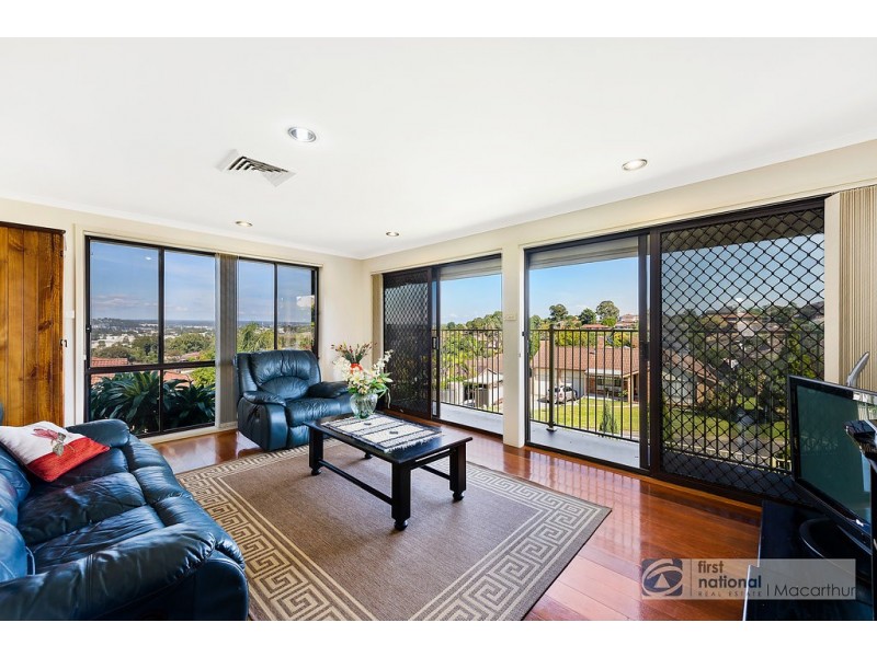 8 Shiel Place, St Andrews NSW 2566