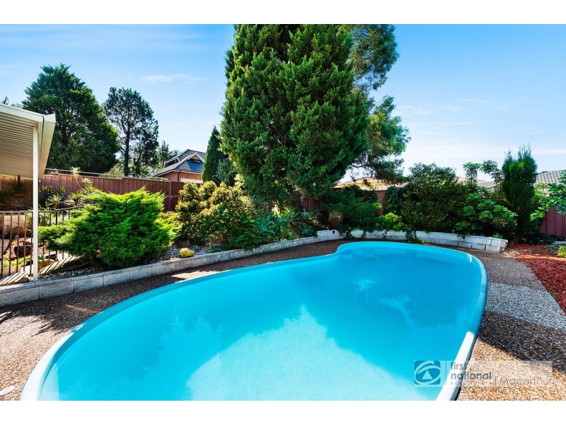 8 Shiel Place, St Andrews NSW 2566