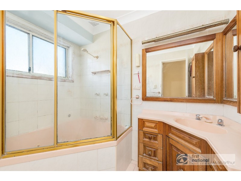 3 Hall Place, Minto NSW 2566