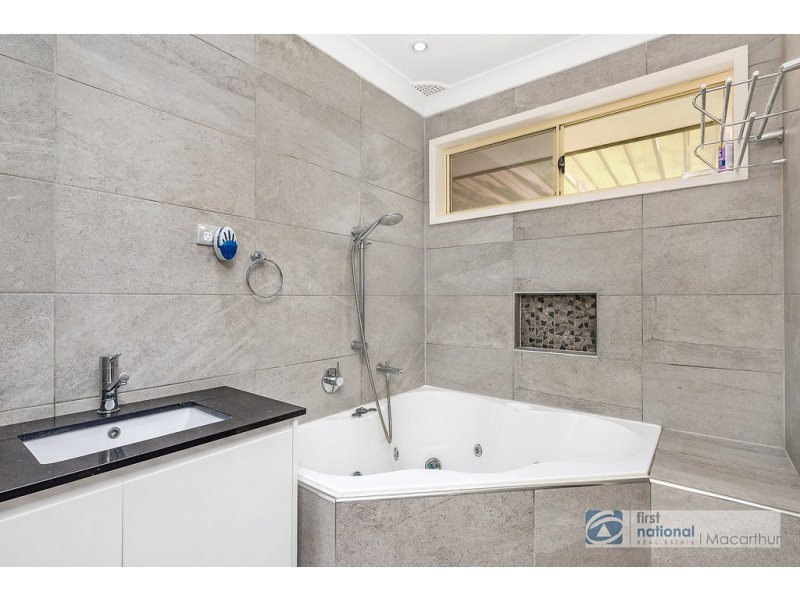 38 Fenton Crescent, Minto NSW 2566