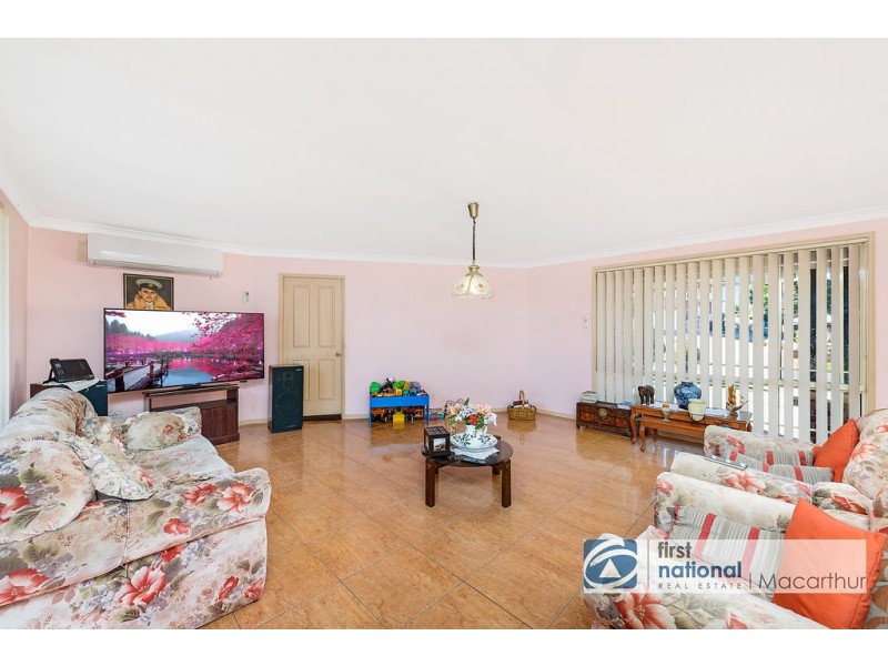 7 Ryan Close, St Andrews NSW 2566