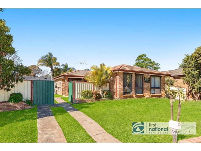 213 Copperfield Dr, Rosemeadow NSW 2560