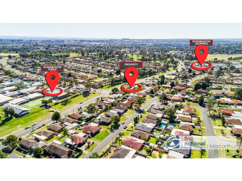 213 Copperfield Dr, Rosemeadow NSW 2560