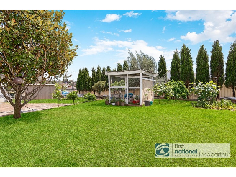 7 Angus Place, St Andrews NSW 2566