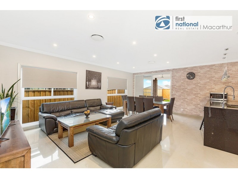 8 Hester Avenue, Claymore NSW 2559