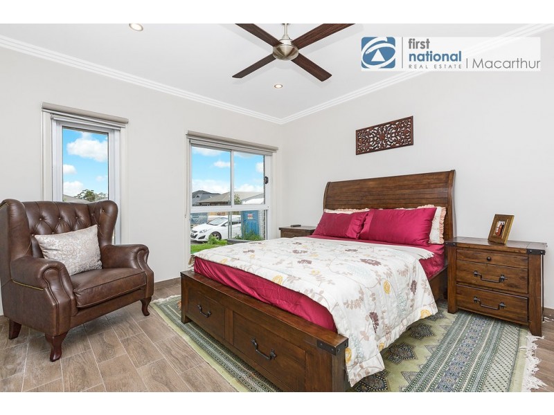 8 Hester Avenue, Claymore NSW 2559