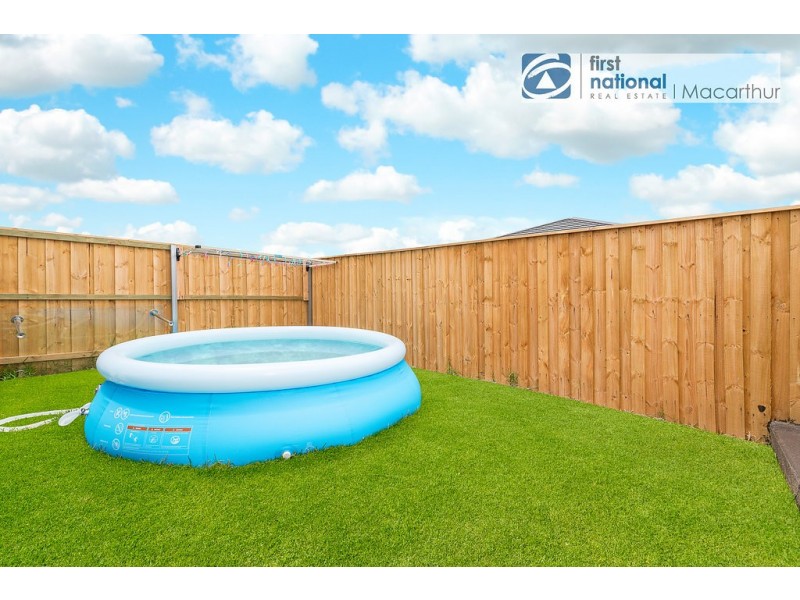 8 Hester Avenue, Claymore NSW 2559