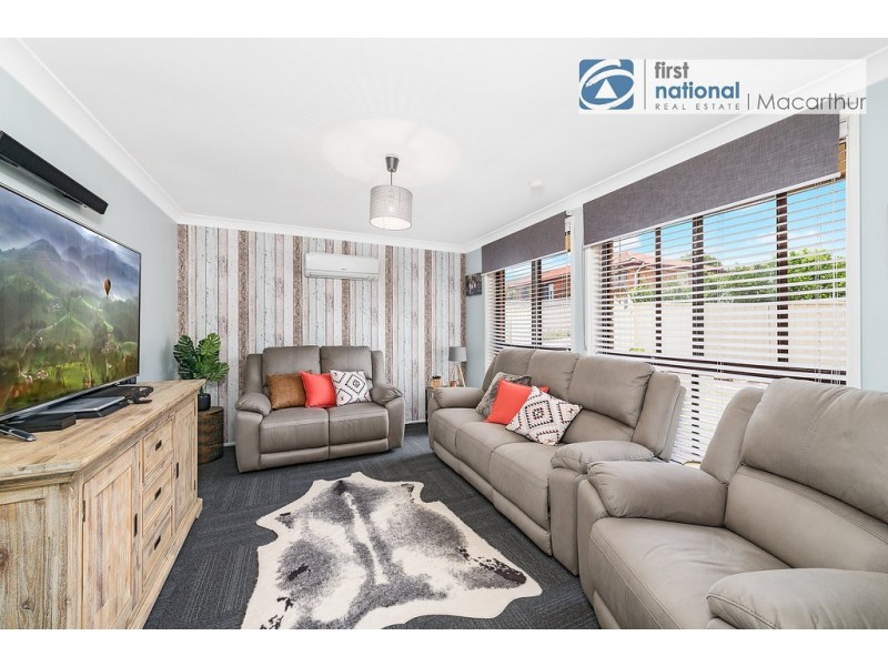 16 Mississippi Crescent, Kearns NSW 2558