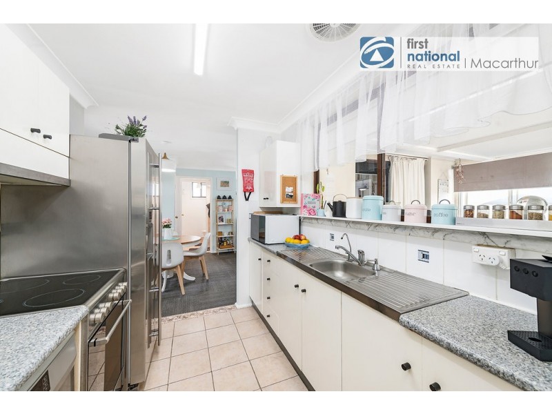 16 Mississippi Crescent, Kearns NSW 2558