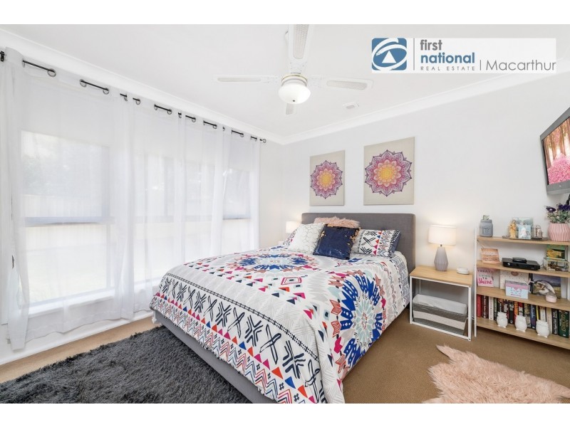 16 Mississippi Crescent, Kearns NSW 2558