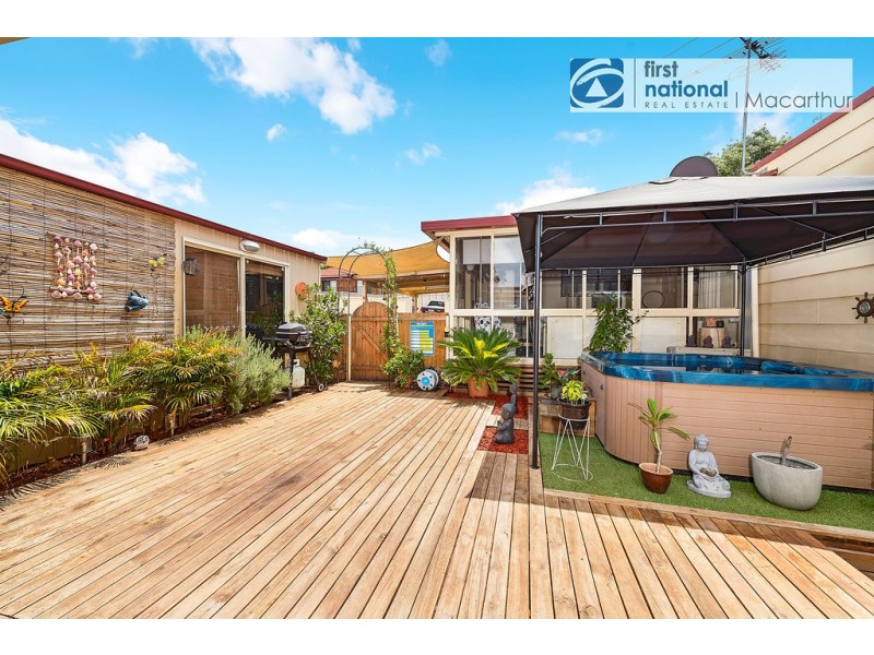 16 Mississippi Crescent, Kearns NSW 2558