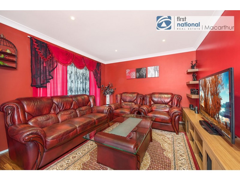 61 Freeman Circuit, Ingleburn NSW 2565