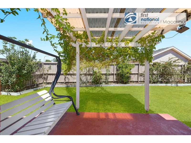 61 Freeman Circuit, Ingleburn NSW 2565