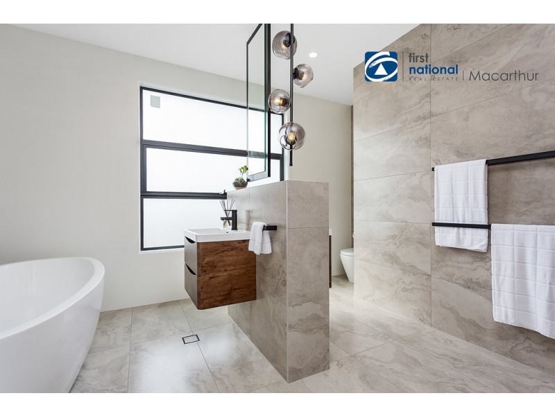 8 Gruen Place, Oran Park NSW 2570