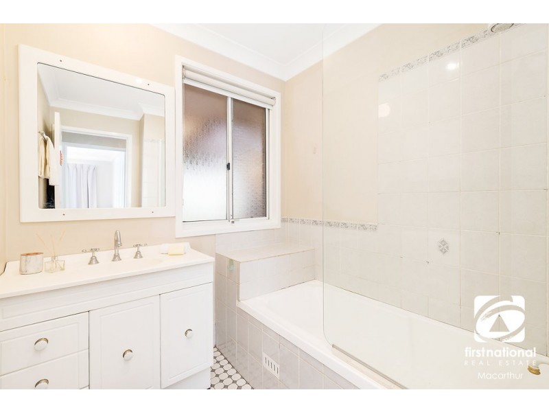 7 Malvolio Street, Rosemeadow NSW 2560