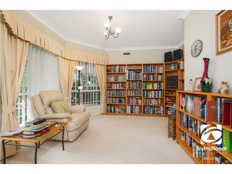 25 Orlando Crescent, Voyager Point NSW 2172