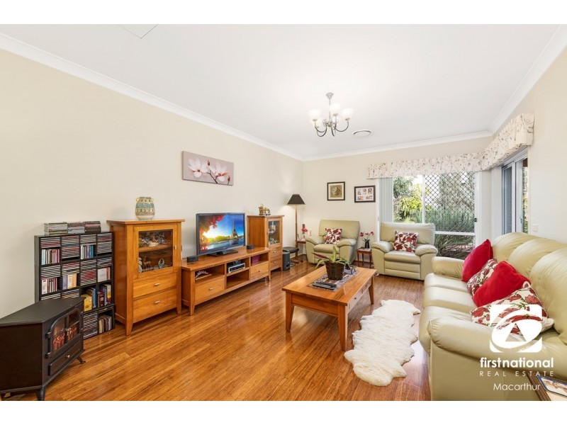 25 Orlando Crescent, Voyager Point NSW 2172