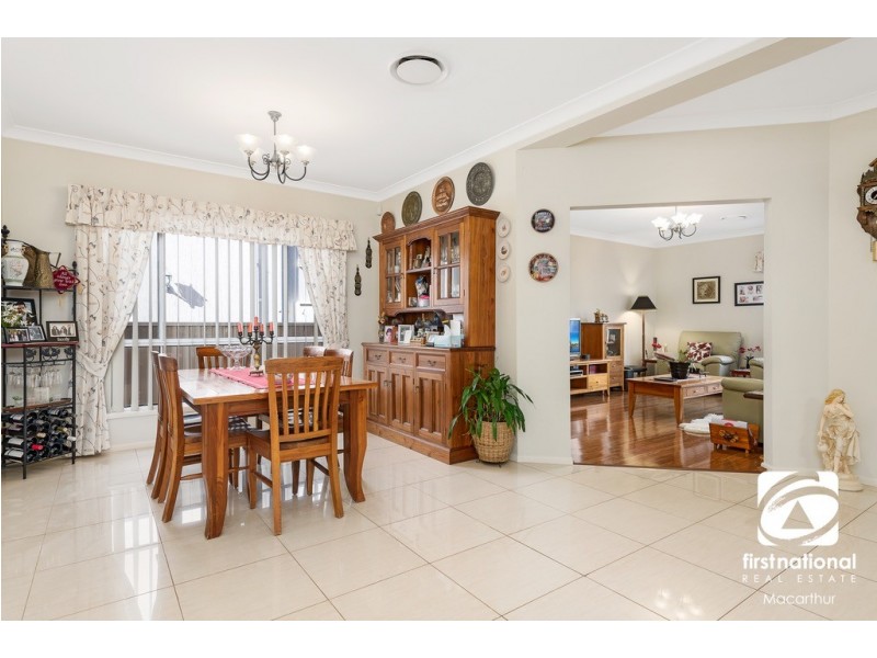 25 Orlando Crescent, Voyager Point NSW 2172