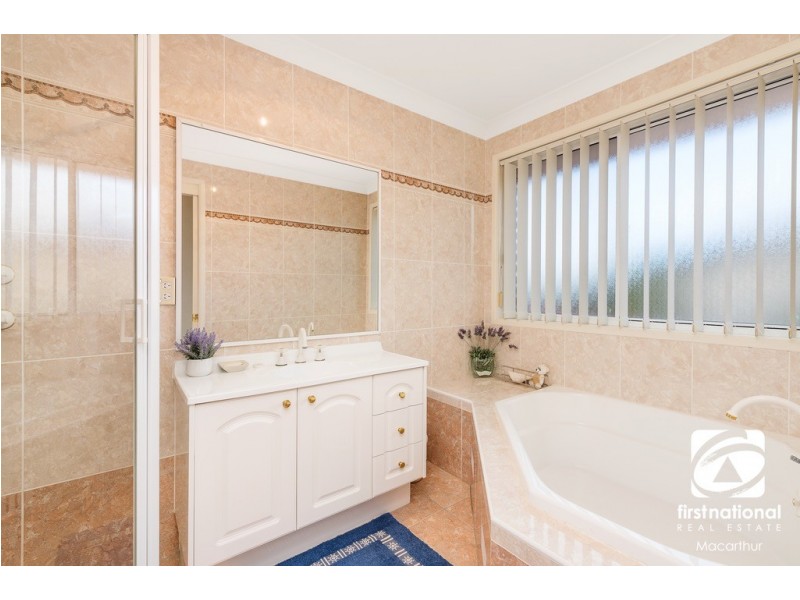 25 Orlando Crescent, Voyager Point NSW 2172