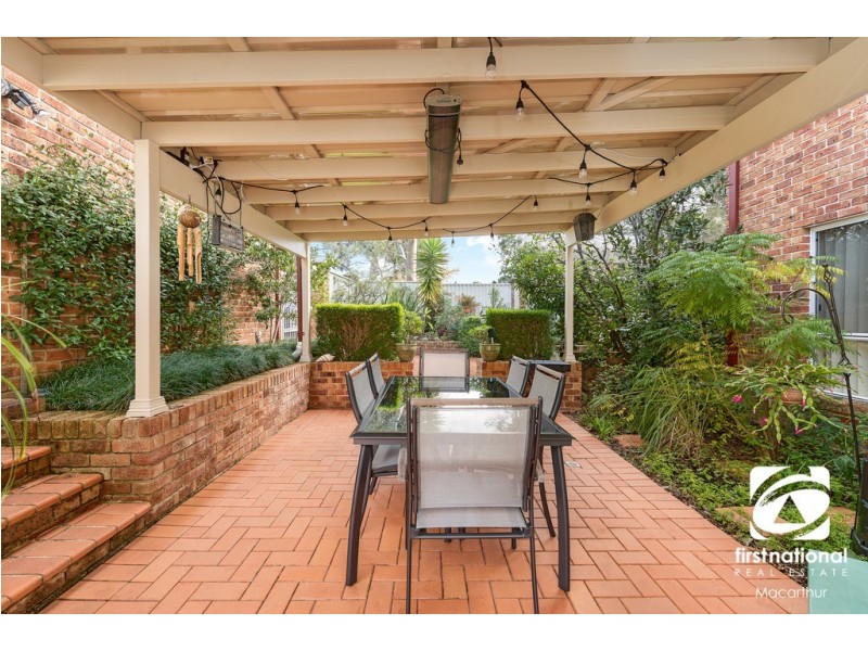 25 Orlando Crescent, Voyager Point NSW 2172