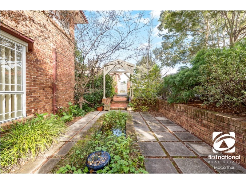 25 Orlando Crescent, Voyager Point NSW 2172