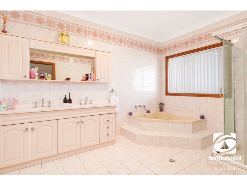 24 Cubitt Drive, Denham Court NSW 2565