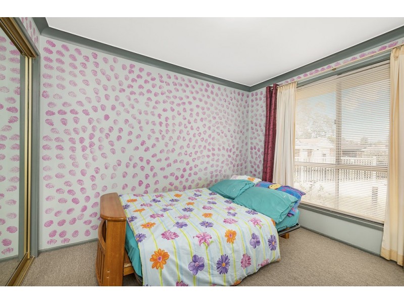 2/18 Tungoo Pl, St Helens Park NSW 2560