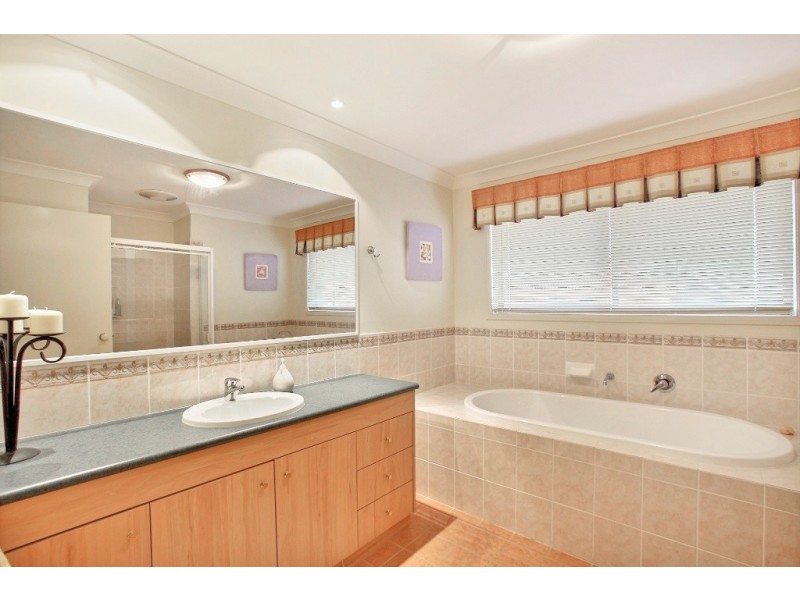 Glen Alpine NSW 2560