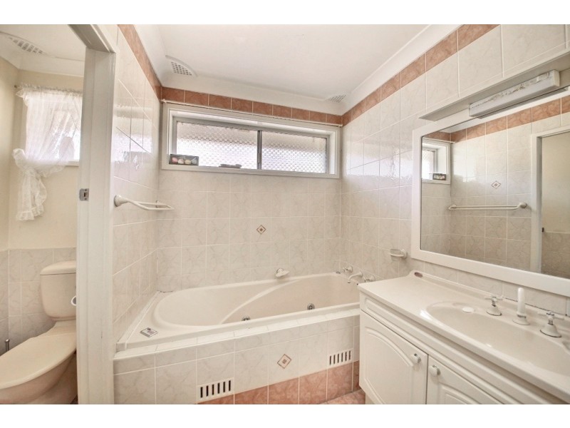 Campbelltown NSW 2560