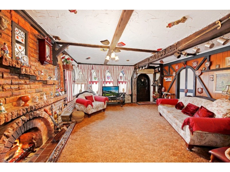 4 Dowling Street, Leumeah NSW 2560