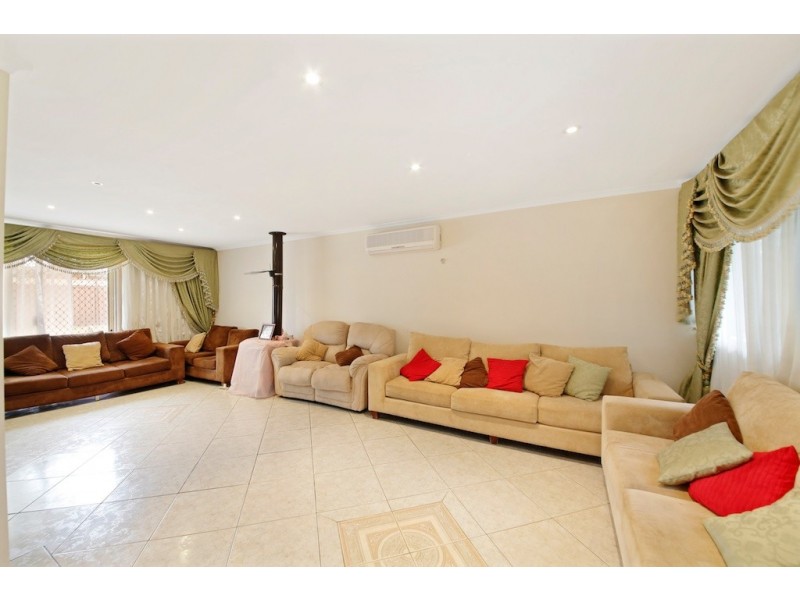 20 Loddon Crescent, Campbelltown NSW 2560