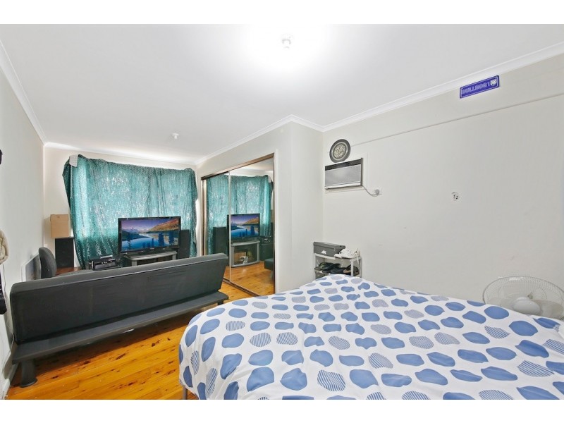 20 Loddon Crescent, Campbelltown NSW 2560