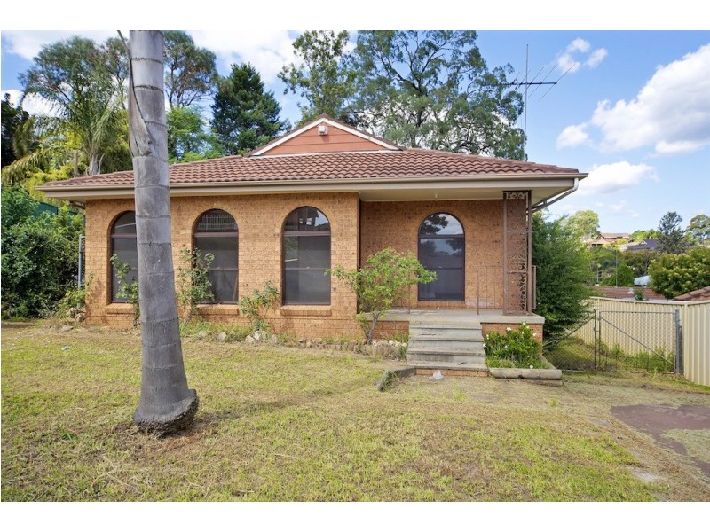 30 Thompson Place, Minto NSW 2566