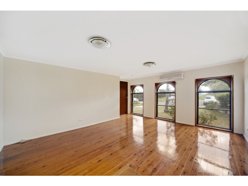 30 Thompson Place, Minto NSW 2566